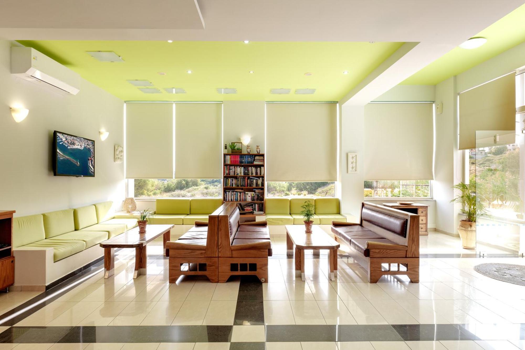Pegasus Hotel Stalos Luaran gambar