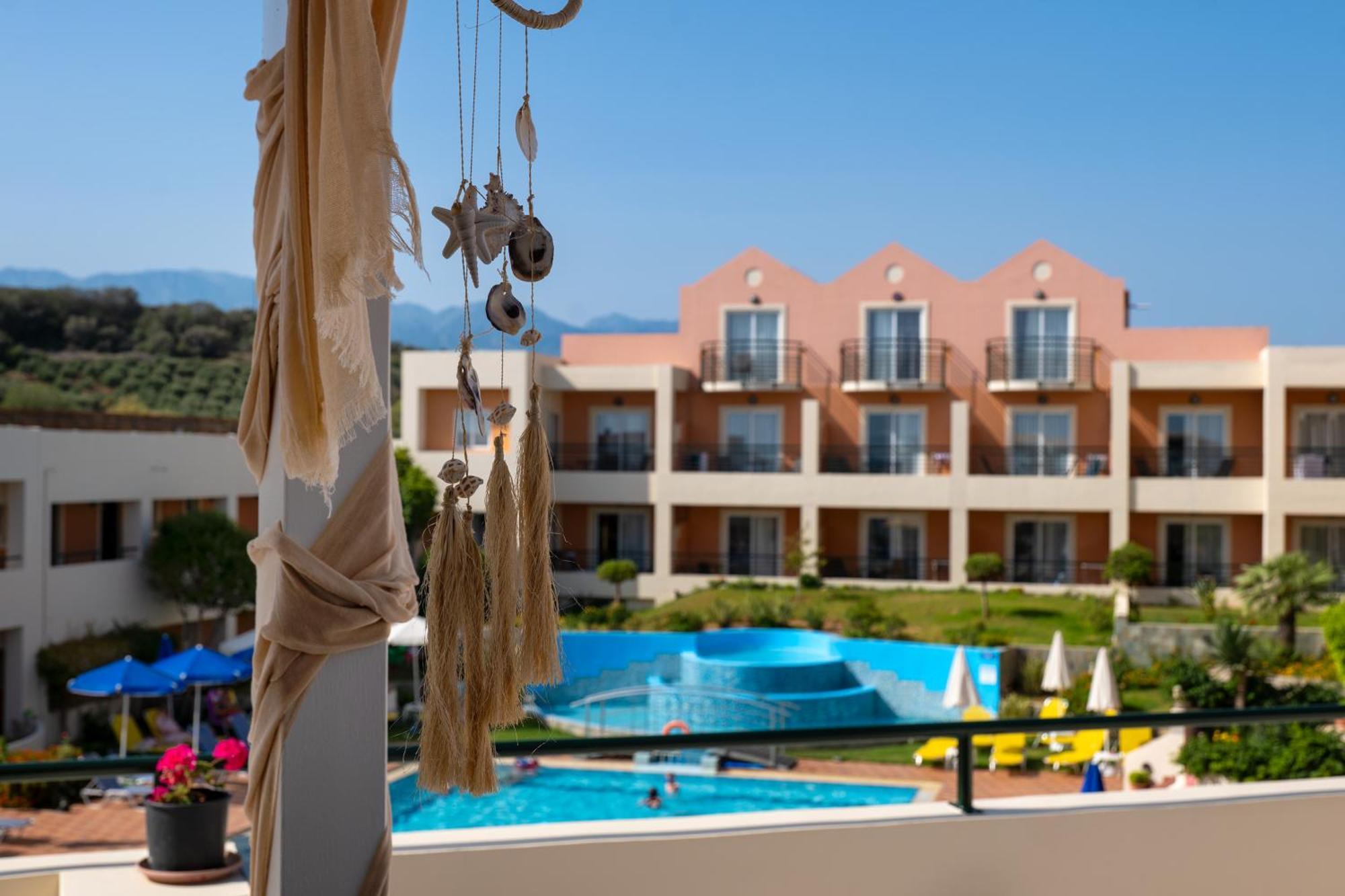 Pegasus Hotel Stalos Luaran gambar